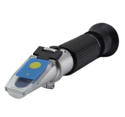 RÉFRACTOMÈTRE OPTIQUE PORTABLE 