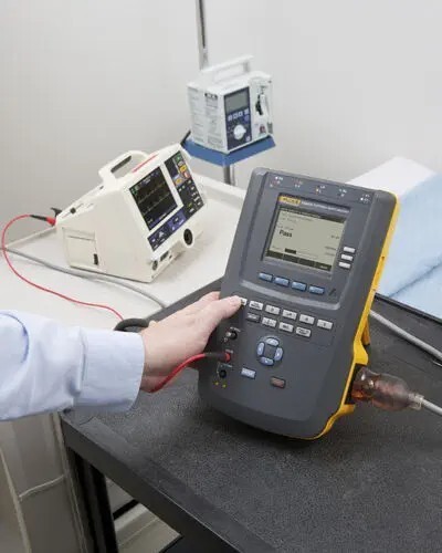 Testeur de sécurité électrique fluke ESA615