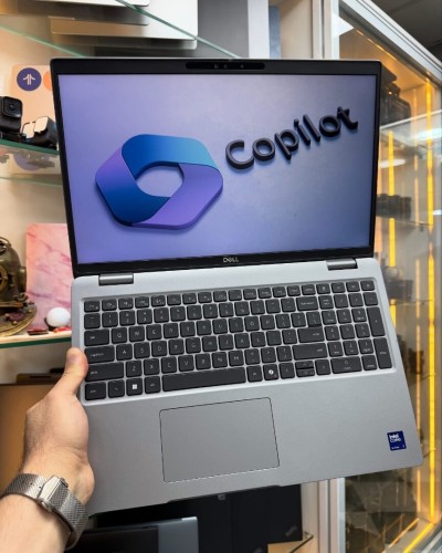 Station de Travail Mobile DELL Précision 3591  Core ULTRA 7 32GB/1TB RTX 4GB Tactile