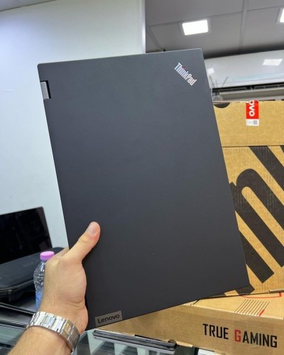 Lenovo ThinkPad P15 Gen2 Xeon 128GB Ram RTX5000 16GB 1T de stockage