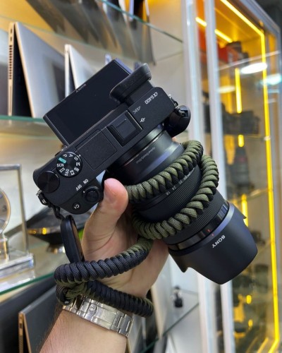 Vendu Camera Sony a6400 1k Clics, Lens Sony E 18-135mm OSS