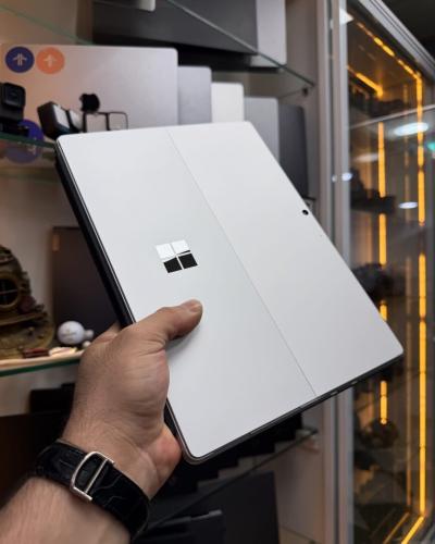 Surface Pro 9 SQ3 5G Disponible Chez Morsi store dz