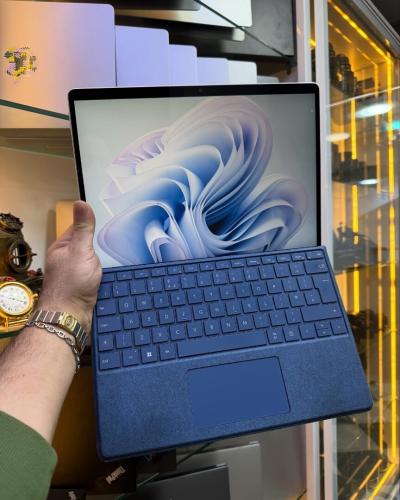 Surface Pro 8 i5/16GB/256GB Disponible Chez Morsi Store Da