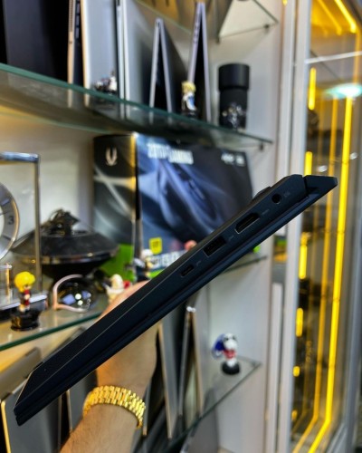 Vendu Asus ZenBook Duo i7-10eme 16G/512GB Double écran Tactile, intel UHd Graphics