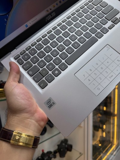 {VENDU} Asus Laptop 15 i5-10e 8GB/256GB Disponible Chez Morsi store de