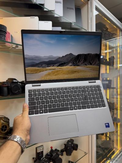 DELL LATITUDE 5550 ULTRA 7  Disponible Chez morsi store dz