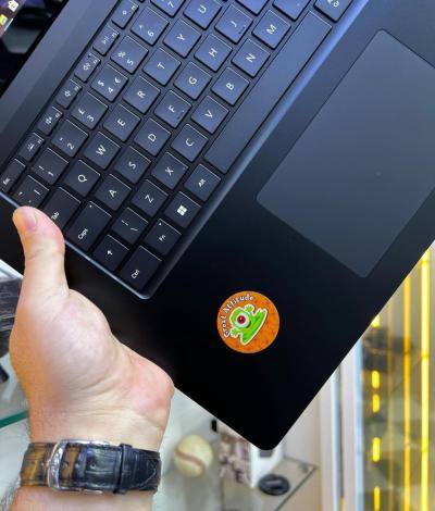 Vendu Microsoft Surface Laptop 4 15" i7-11eme 32GB/1TB