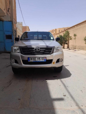 pickup-toyota-hilux-2015-legend-dc-4x4-pack-luxe-laghouat-algerie