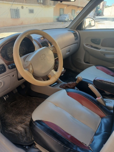 voitures-hyundai-accent-2011-gls-bechar-algerie