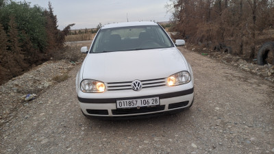 voitures-volkswagen-golf-4-2006-magra-msila-algerie