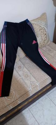 Ouedkniss.com - Survêtement Homme Adidas . ▷ Acheter 👉   . 📄 Caractéristique : ➡ Taille : S , M , L , XL .  🏠 Commandez et faites vous livrer à domicile 🏠