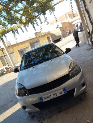 voitures-renault-clio-campus-2012-semaoune-bejaia-algerie