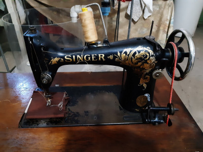 sewing-machine-ancienne-a-coudre-baraki-alger-algeria