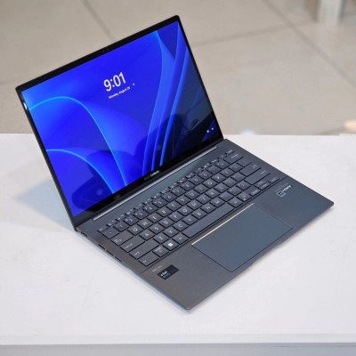 ASUS ZENBOOK 14 OLED/ULTRA 5 135H/RAM 8GB DDR5/512GB SSD/ECRAN 14 3K OLED TACTILE 