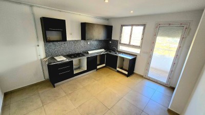 بيع شقة 4 غرف وهران وهران