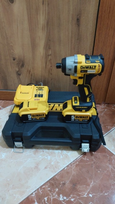 Visseuse à choc Dewalt 24v 5Ah