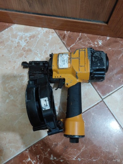 Cloueur pneumatique BOSTITCH