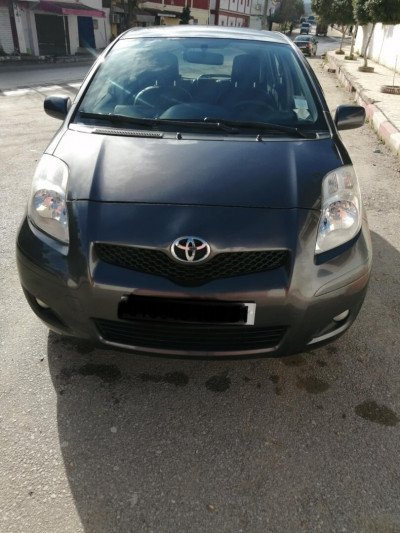 voitures-toyota-yaris-2009-oum-toub-skikda-algerie