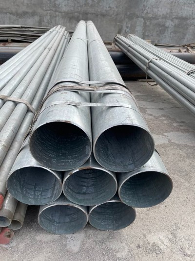 TUBE ACIER GALVANISE SOUDE 