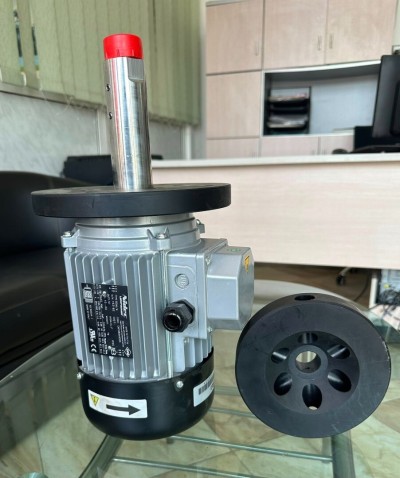 POMPES DOSEUSES A PISTON & AGITATEURS A TURBINE