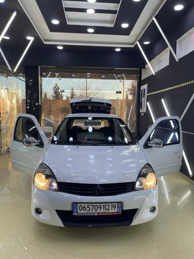 voitures-renault-clio-campus-2012-bye-el-eulma-setif-algerie