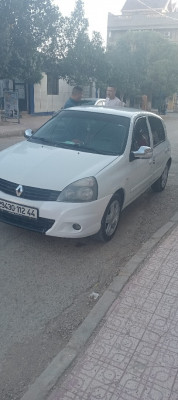 voitures-renault-clio-campus-2012-bye-el-amra-ain-defla-algerie