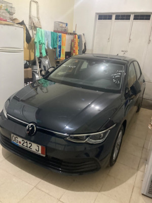 moyenne-berline-volkswagen-golf-8-2022-ain-el-turck-oran-algerie