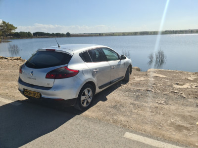 moyenne-berline-renault-megane-3-2010-sfissef-sidi-bel-abbes-algerie