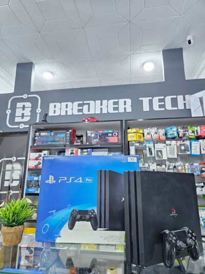 Sony Ps4 Pro Flaché  11.00 (avec Dongle))1000 go 