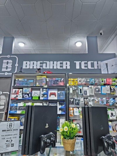 Sony Ps4 Pro Flaché  1000 go 1 Manette  Version 12.00