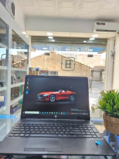 HP I3 111G4. 15.6"  4 Go 256 Go 