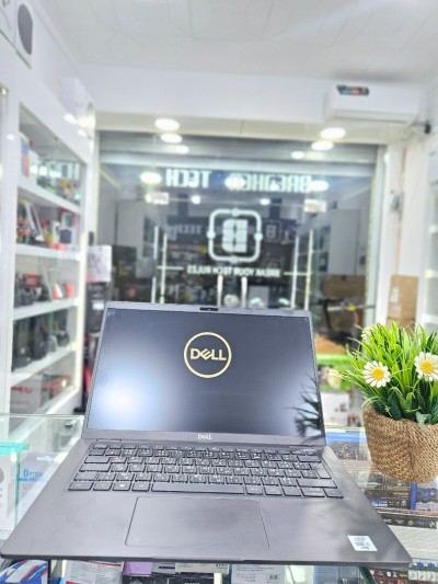 Dell 7410 i5 10310U 16 Go  256 Go