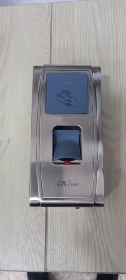 MA300 Pointeuse Biométrique + Carte RFID 