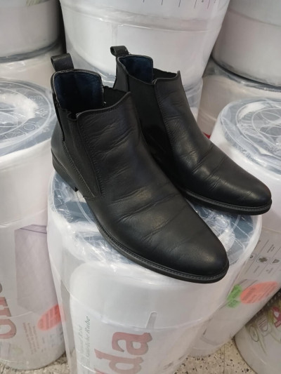 bottes-noire-italiennes-bir-mourad-rais-alger-algerie