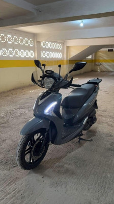 motos-et-scooters-sym-st-2022-blida-algerie