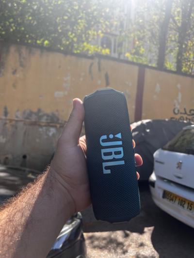 سماعات-الرأس-و-مكبرات-الصوت-enceinte-jbl-flip-7-تيزي-وزو-الجزائر