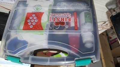 BOITE A PHARMACIE COMPLET