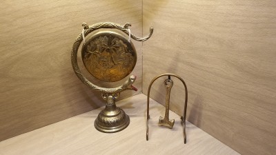 Gong en bronze avec serpent et marteau avec son support LIQUIDATION