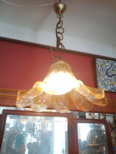 Lustre, suspension, Pendentif en verre d'art ambré de Murano des années 1970, desinger Mazzega 