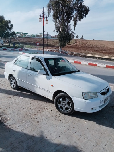 voitures-hyundai-accent-2012-gls-zeghaia-mila-algerie