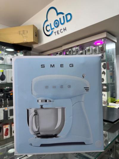 Pétrin Smeg SMF03 4.8L