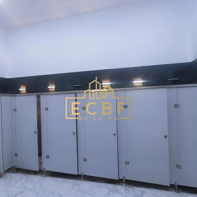 Banc vestiaires et cabines sanitaire et casiers vestiaires