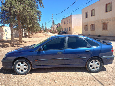 voitures-renault-laguna-1-2001-mahdia-tiaret-algerie