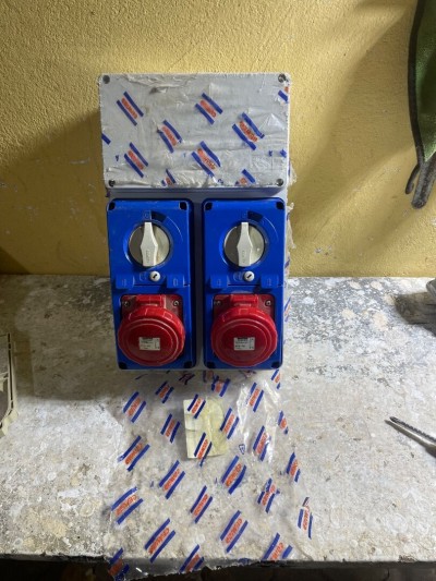 Coffret de chantier (boîtes prises force)