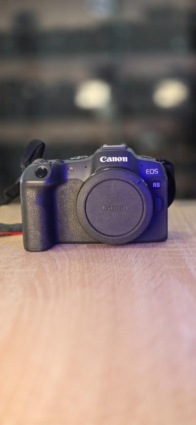 Canon eos R8 - 2k
