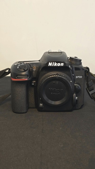 Nikon D7500