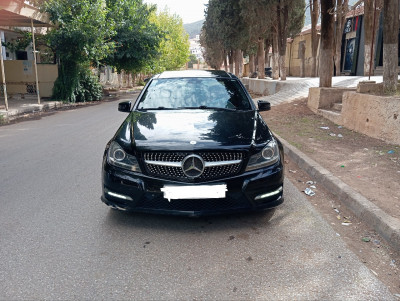 berline-mercedes-classe-c-2014-250-avantgarde-tlemcen-algerie