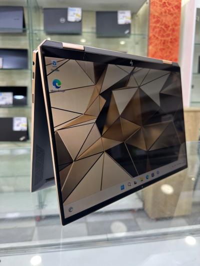 HP SPECTRE X360   CPU: CORE I5 / 1135G7    DISC : 512 GB  (SSD) RAM : 08  GB  