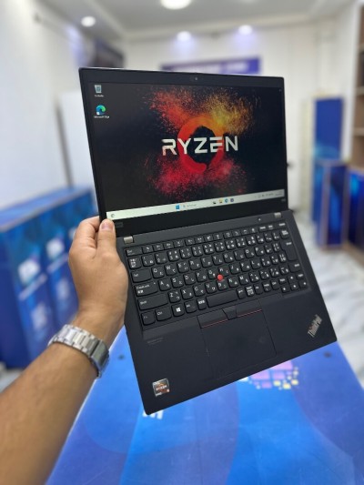 THINKPAD X13  CORE : RYZEN 5 PRO 4650U DISC : 256 GB  (SSD)  RAM : 32 GB  