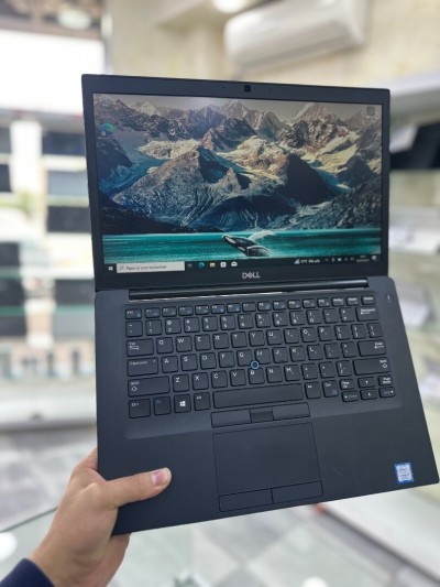 DELL LATITUDE 7480 CORE : i7 / 08eme  DISC : 256 GB  (SSD)  RAM : 12 GB   